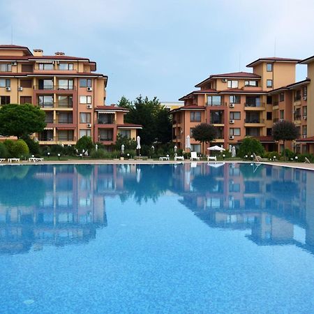 Bright Studio With Parking & Pool Sveti Vlas Exteriör bild